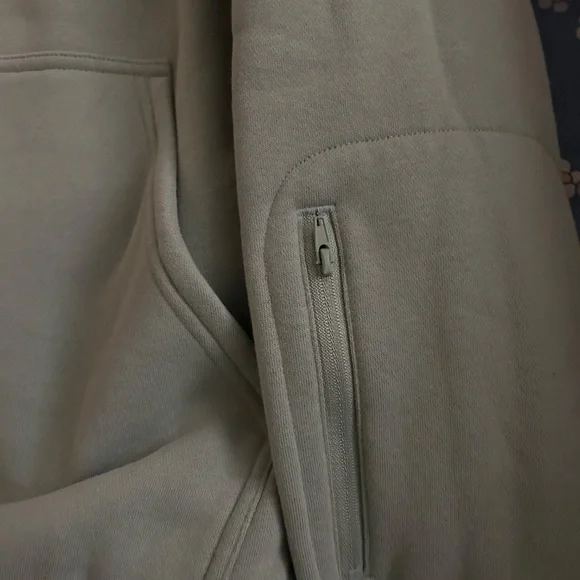 Comfrt Airplane Mode Hoodie Aloe Size Medium New - Picture 5 of 6